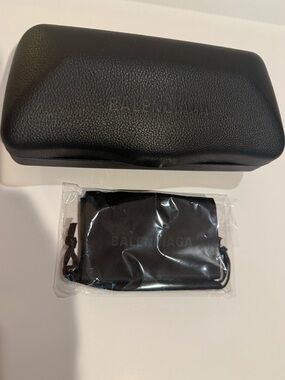BALENCIAGA LARGE LEATHER SUNGLASSES CASE WITH POUCH BLACK NEW